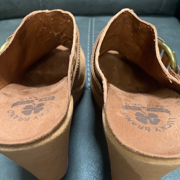 Worn Once excellent condition! box beat up a bit - Picture 2 of 7